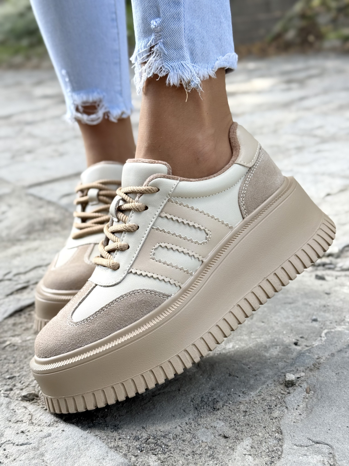 Sneakersy ze Skóry Naturalnej – Komfort i Styl na Co Dzień