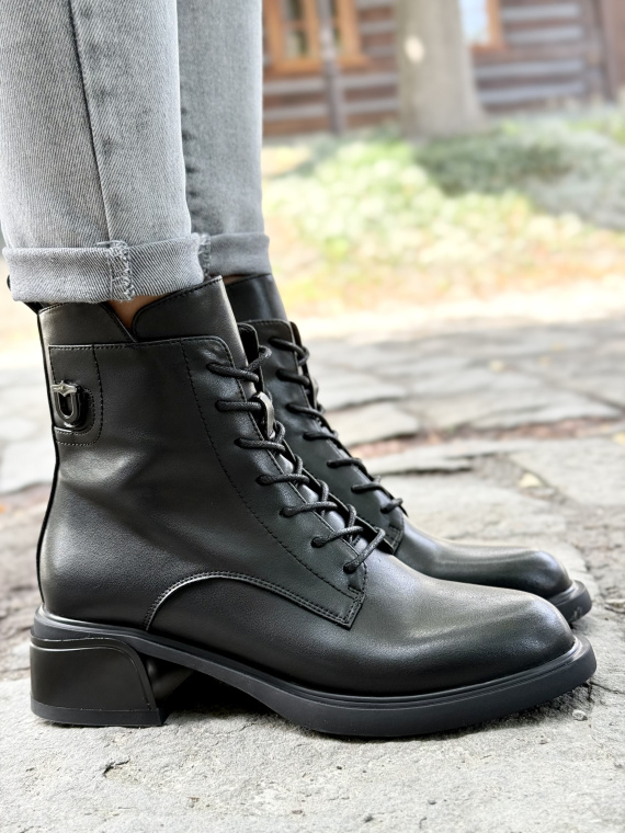 Eleganckie Botki z Naturalnej Skóry – Dla Wymagających Kobiet