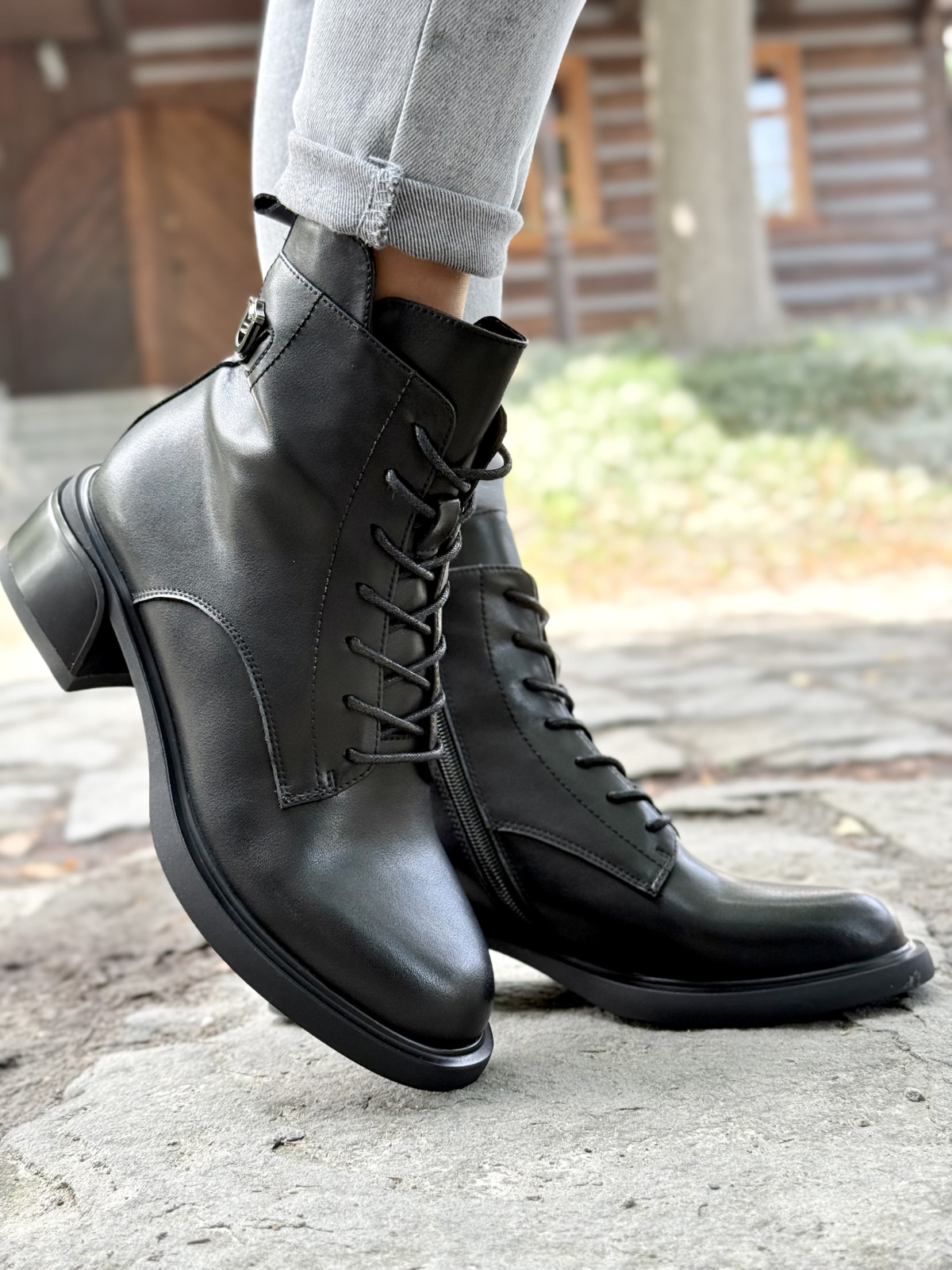 Eleganckie Botki z Naturalnej Skóry – Dla Wymagających Kobiet