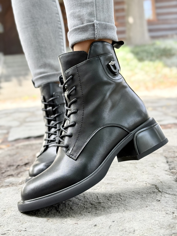 Eleganckie Botki z Naturalnej Skóry – Dla Wymagających Kobiet