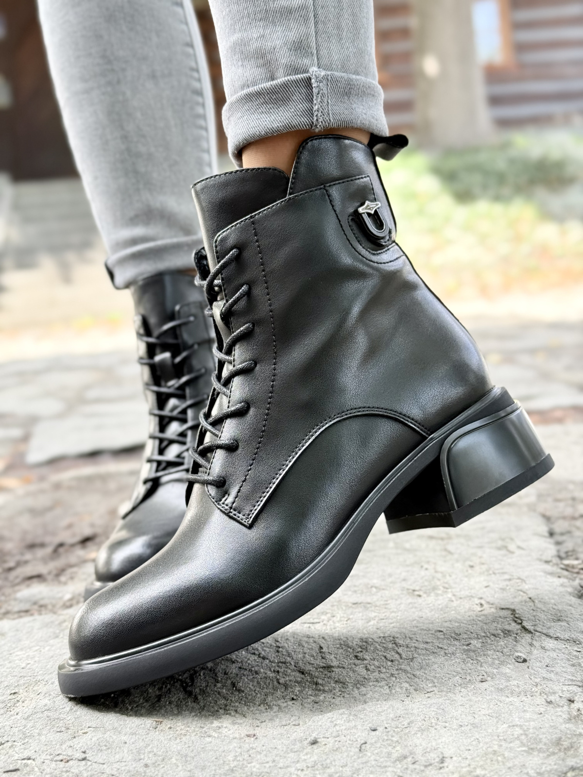 Eleganckie Botki z Naturalnej Skóry – Dla Wymagających Kobiet