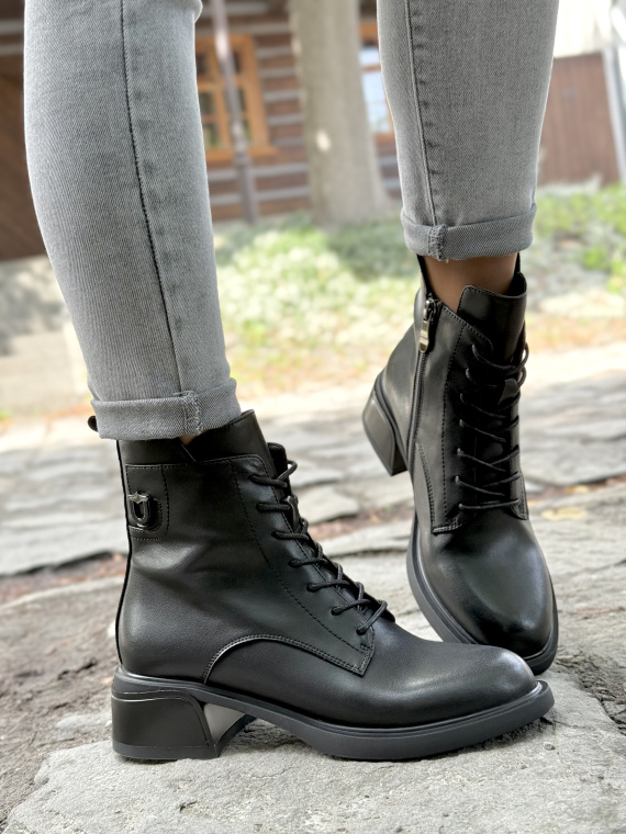 Eleganckie Botki z Naturalnej Skóry – Dla Wymagających Kobiet