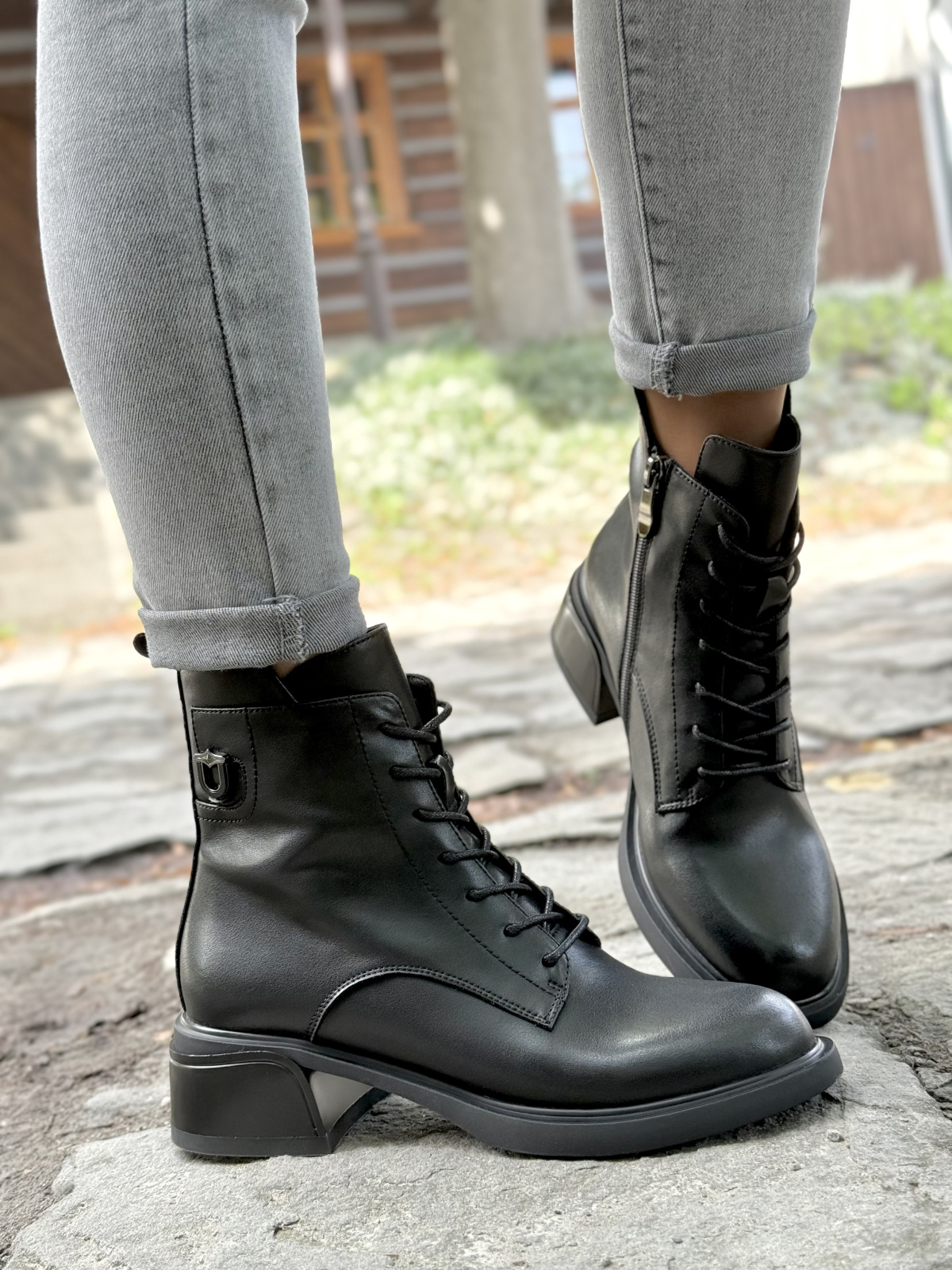 Eleganckie Botki z Naturalnej Skóry – Dla Wymagających Kobiet