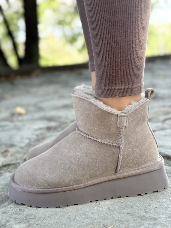 Śniegowce z Naturalnej Skóry – Komfort i Styl na Zimę