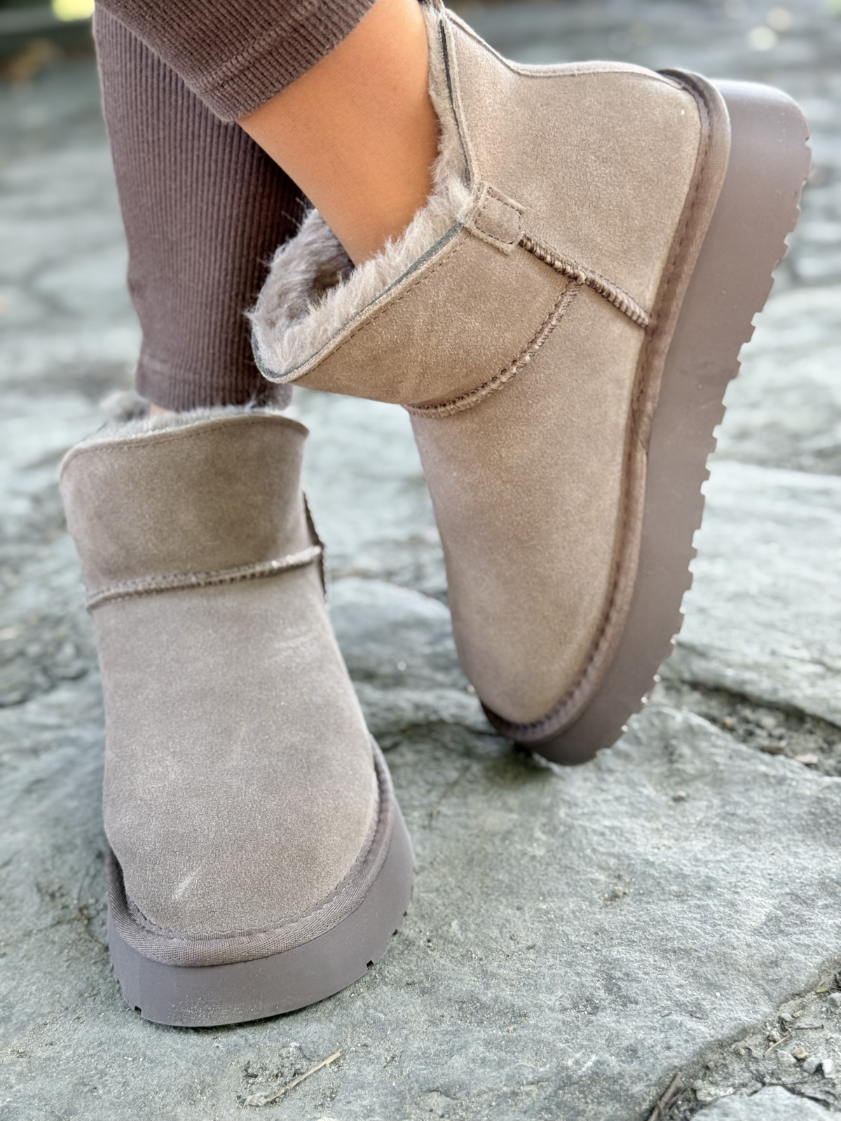 Śniegowce z Naturalnej Skóry – Komfort i Styl na Zimę