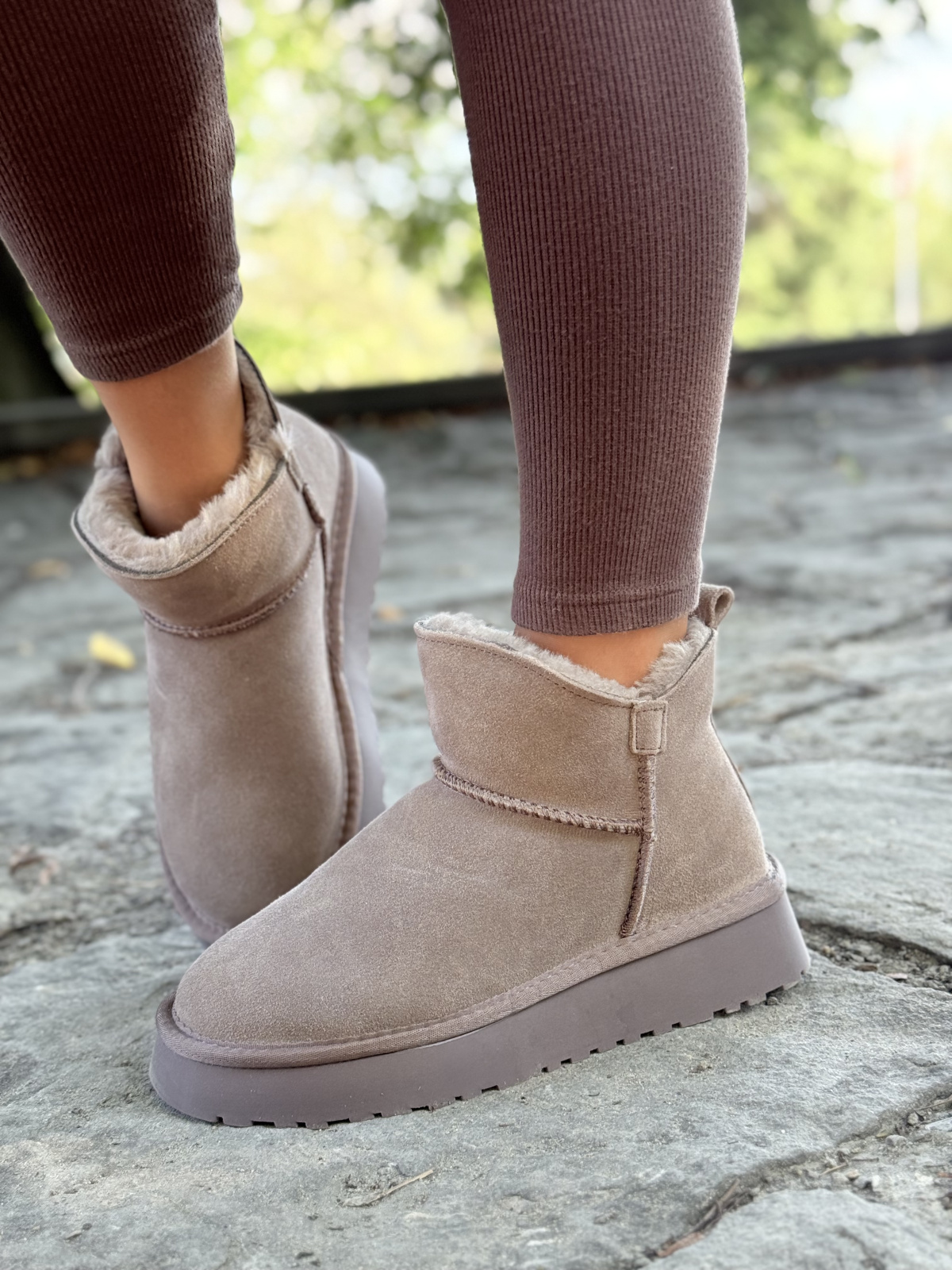 Śniegowce z Naturalnej Skóry – Komfort i Styl na Zimę