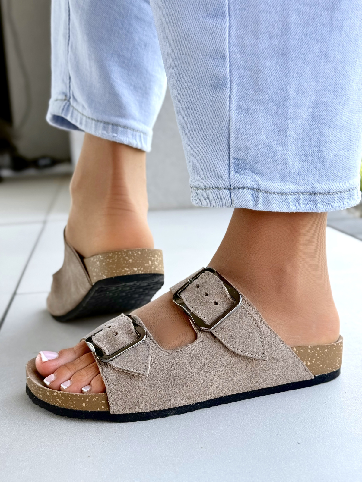 OLEKSY – Skórzane Klapki Tworzone w Polsce