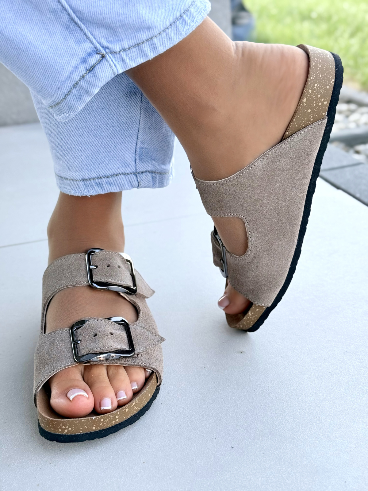 OLEKSY – Skórzane Klapki Tworzone w Polsce