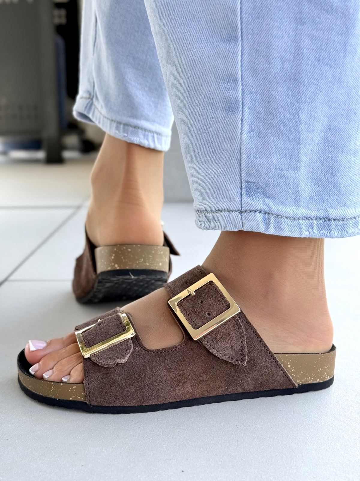 OLEKSY – Skórzane Klapki Tworzone w Polsce