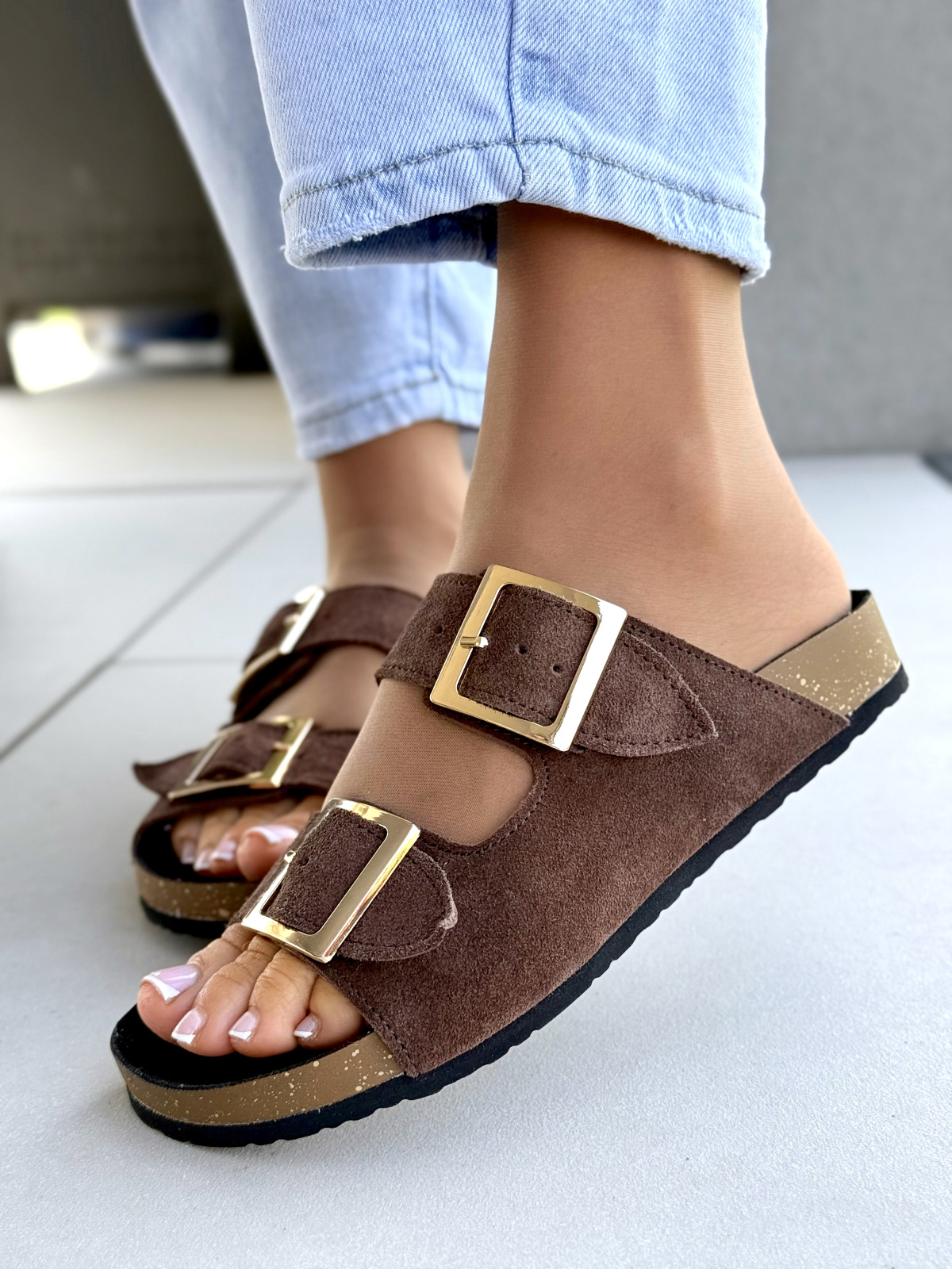 OLEKSY – Skórzane Klapki Tworzone w Polsce