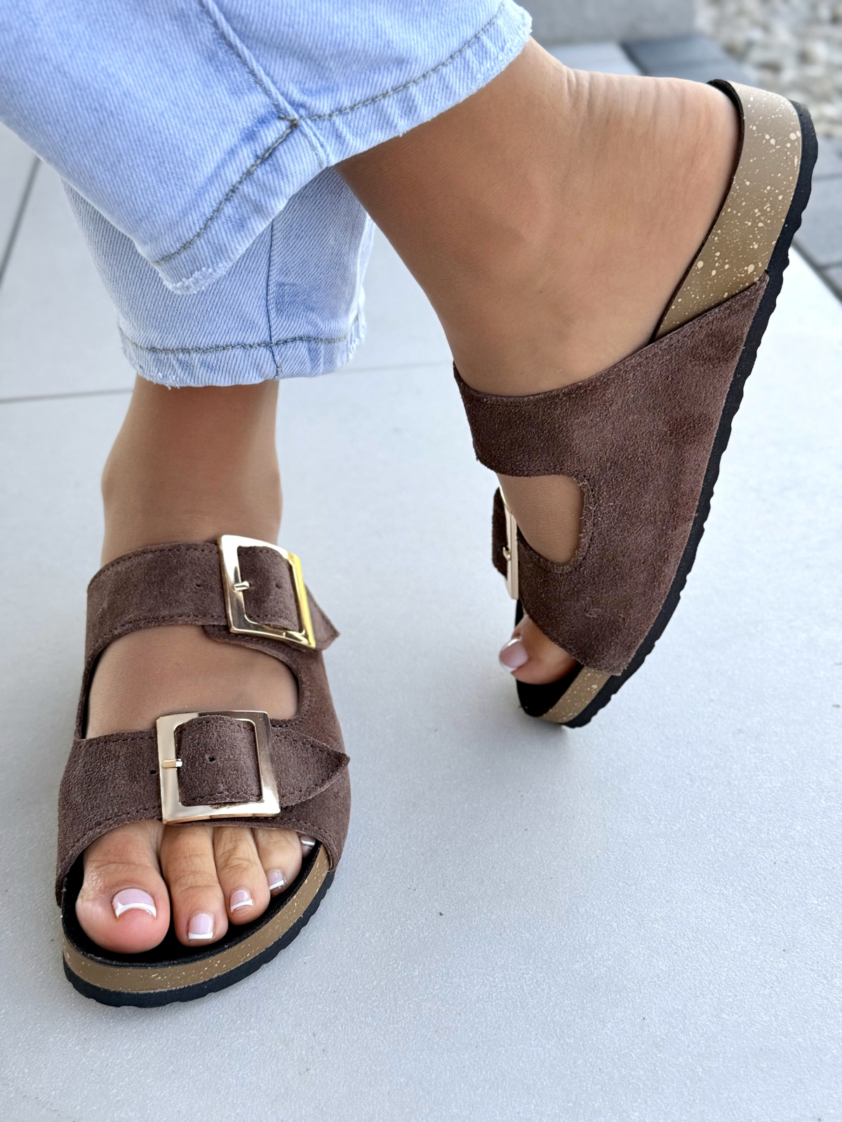 OLEKSY – Skórzane Klapki Tworzone w Polsce