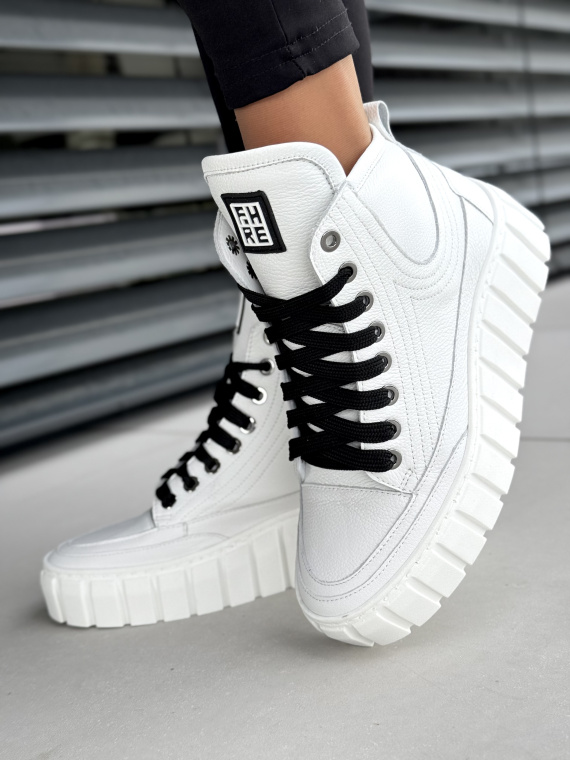 Buty OLEKSY z naturalnej skóry – wyprodukowane w Polsce z myślą o Tobie