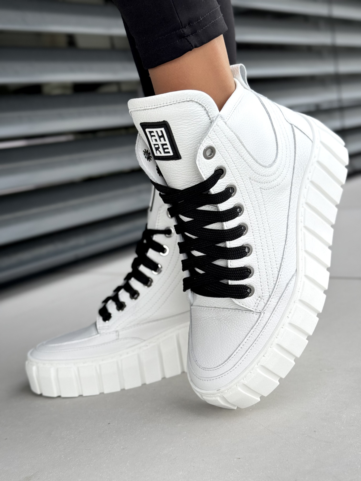 Buty OLEKSY z naturalnej skóry – wyprodukowane w Polsce z myślą o Tobie