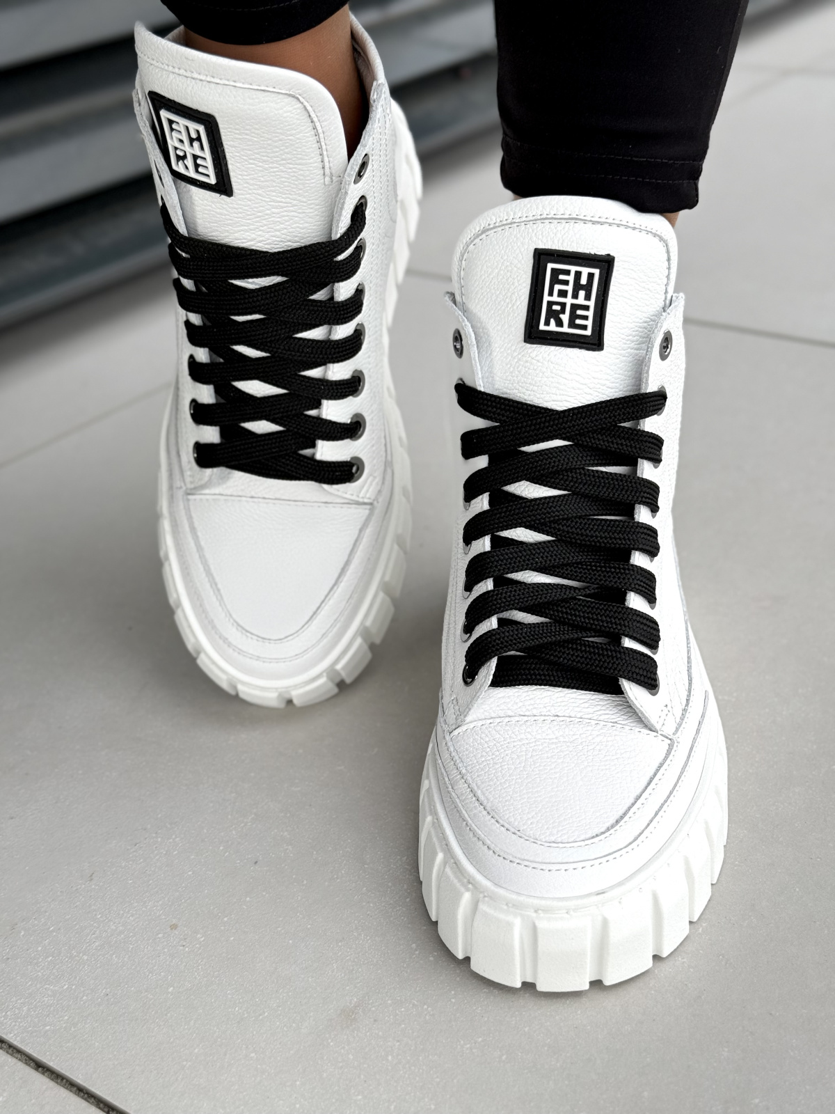 Buty OLEKSY z naturalnej skóry – wyprodukowane w Polsce z myślą o Tobie