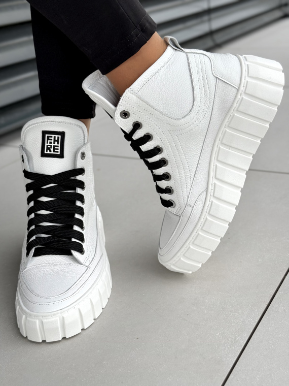 Buty OLEKSY z naturalnej skóry – wyprodukowane w Polsce z myślą o Tobie