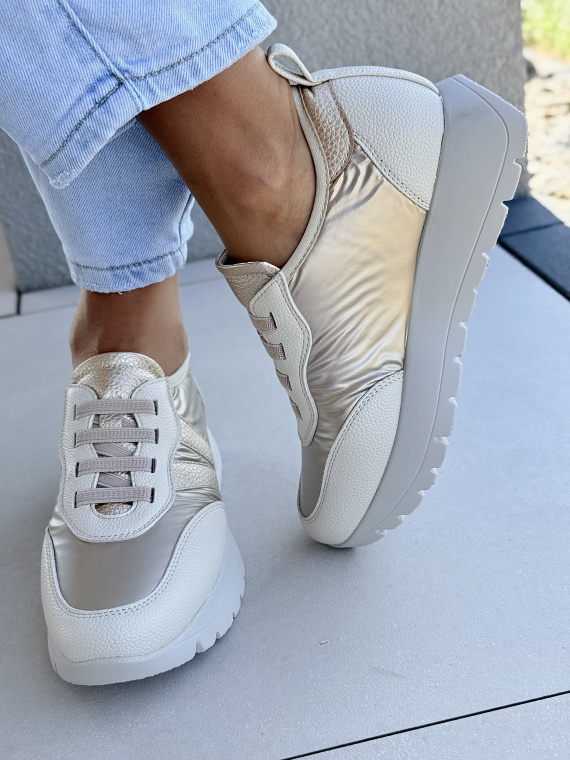 Złote Sneakersy, Złoty Standard