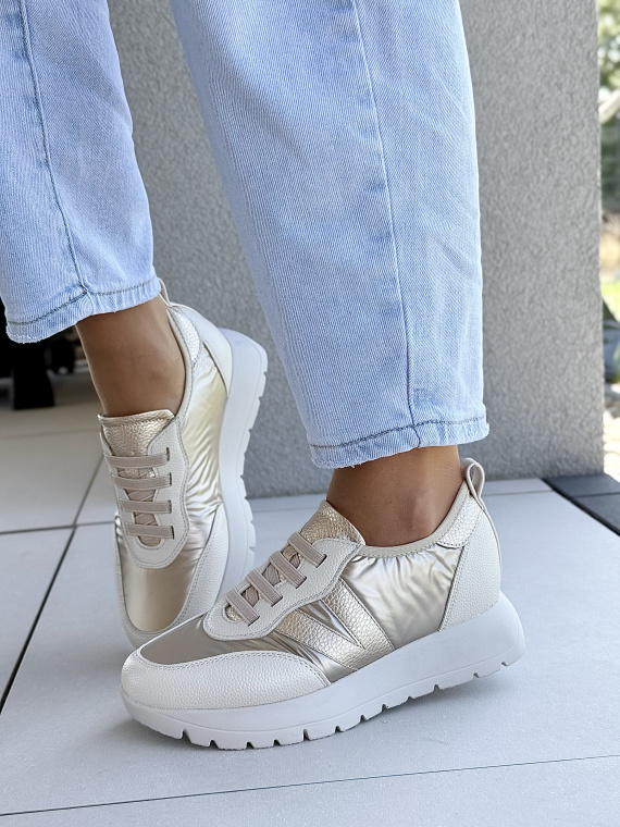 Złote Sneakersy, Złoty Standard