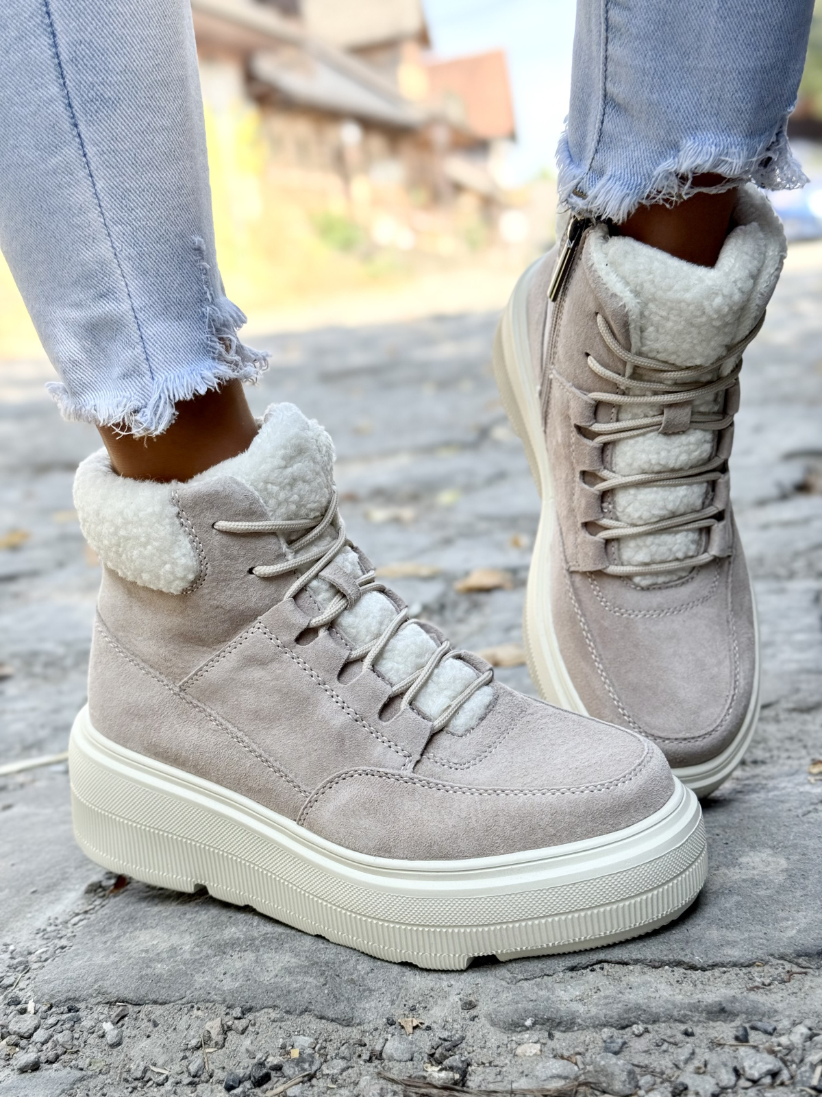 Śniegowce z Naturalnej Skóry – Ciepło i Styl na Zimę