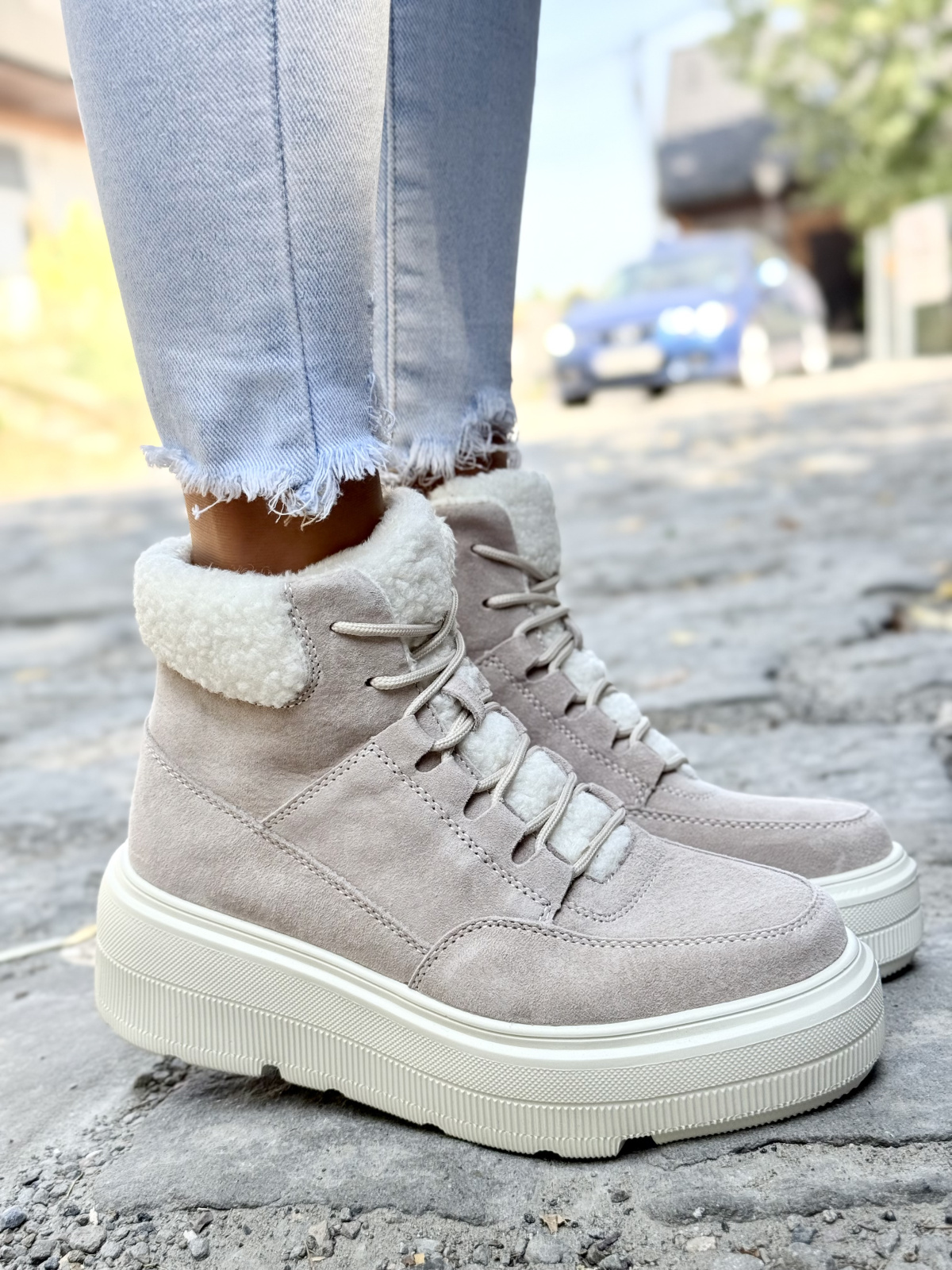 Śniegowce z Naturalnej Skóry – Ciepło i Styl na Zimę