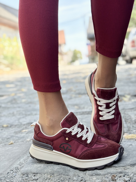 Damskie sneakersy ze skóry naturalnej – komfort i styl na każdy dzień