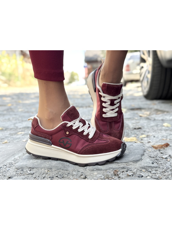 Damskie sneakersy ze skóry naturalnej – komfort i styl na każdy dzień