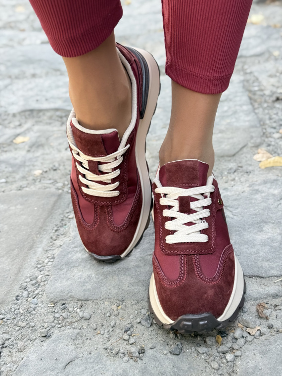 Damskie sneakersy ze skóry naturalnej – komfort i styl na każdy dzień