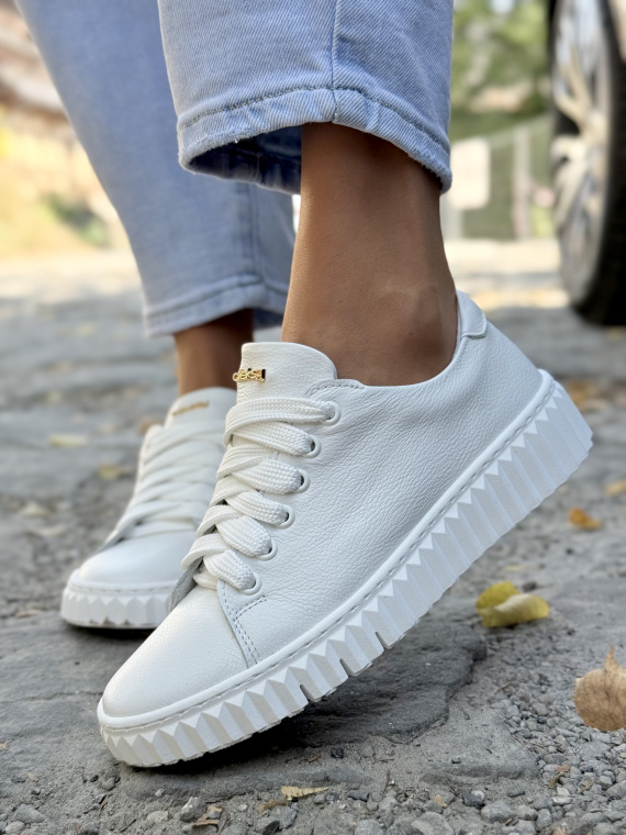 Sneakersy OLEKSY z naturalnej skóry – styl i komfort w najlepszym wydaniu