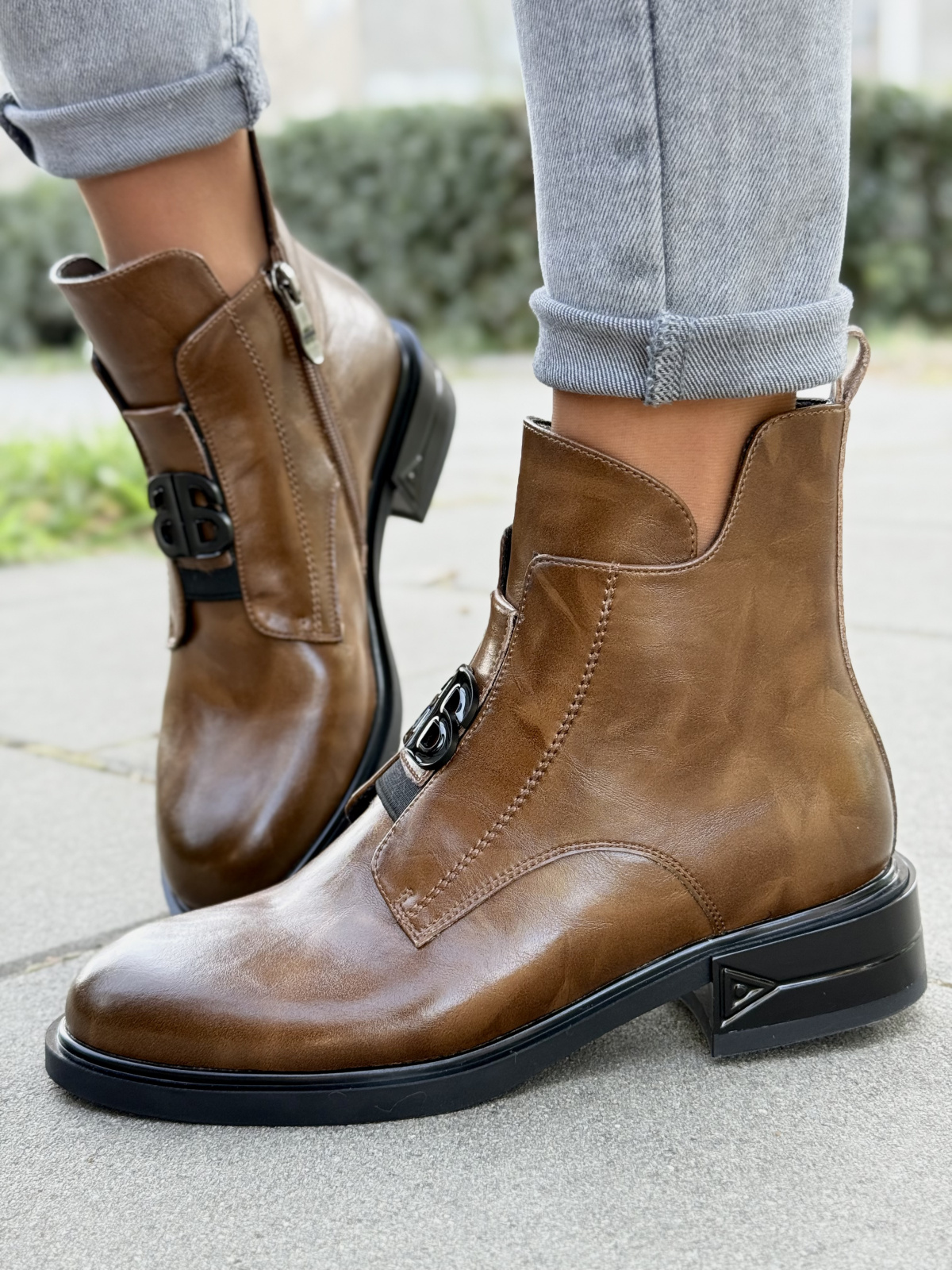 Damskie botki ze skóry naturalnej – elegancja i wygoda na co dzień