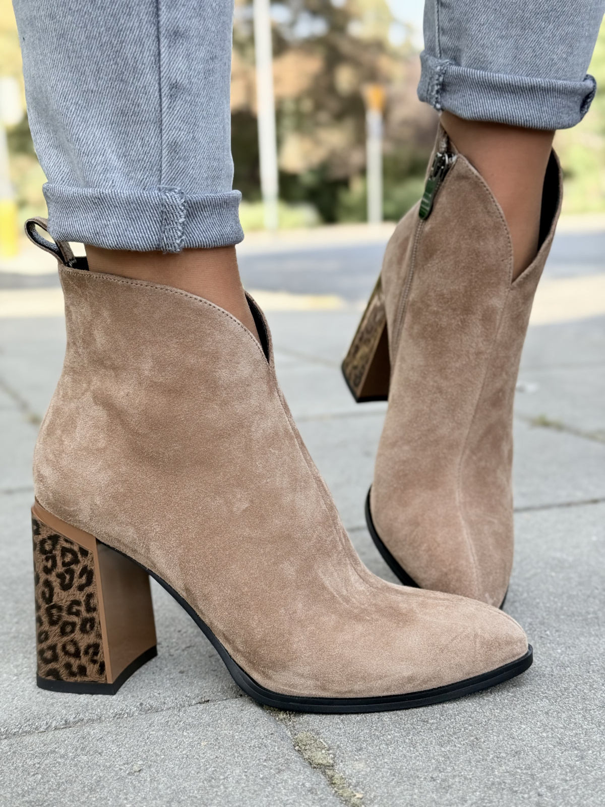 Botki ze skóry naturalnej z designerskim obcasem