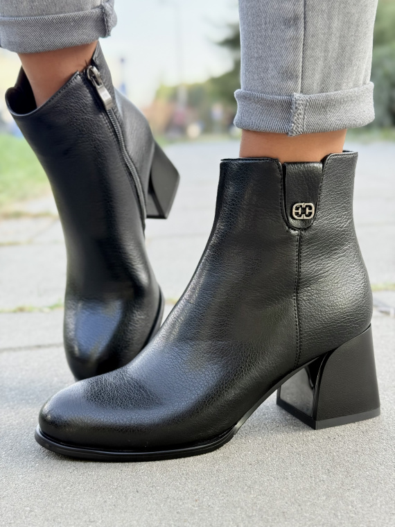 Botki ze skóry naturalnej – komfort i szyk w jednym