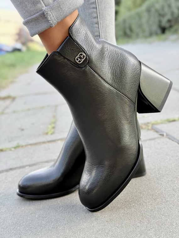 Botki ze skóry naturalnej – komfort i szyk w jednym