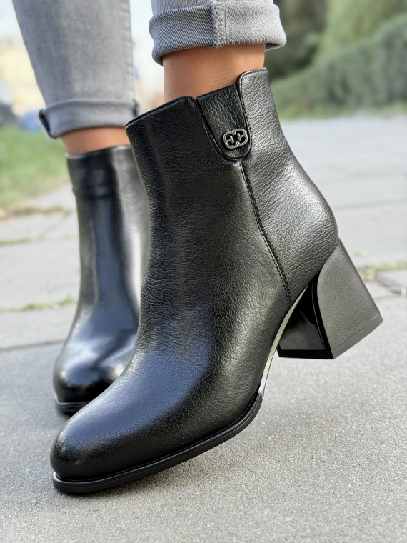 Botki ze skóry naturalnej – komfort i szyk w jednym