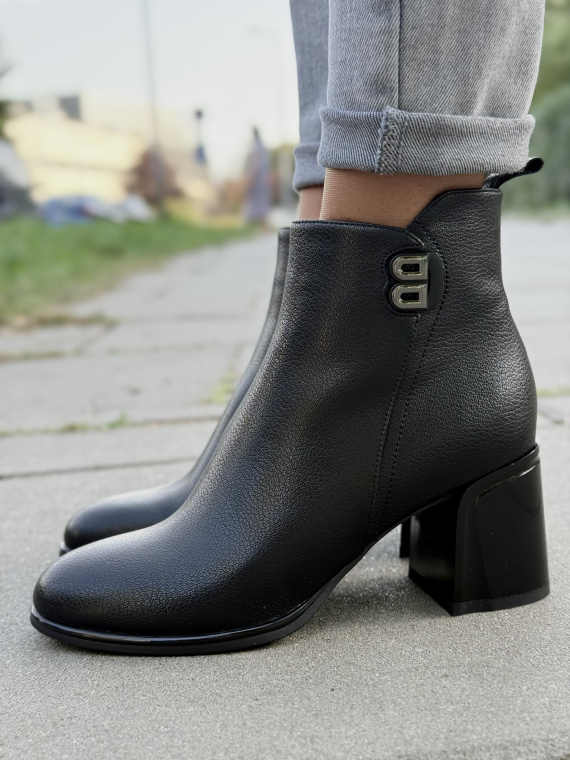 Eleganckie botki ze skóry naturalnej