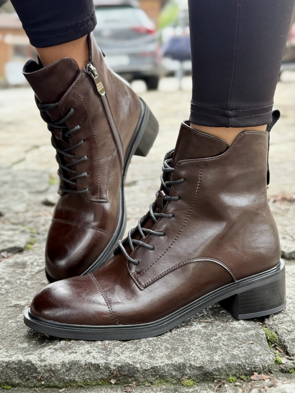 Botki damskie ze skóry naturalnej – elegancja i wygoda na co dzień