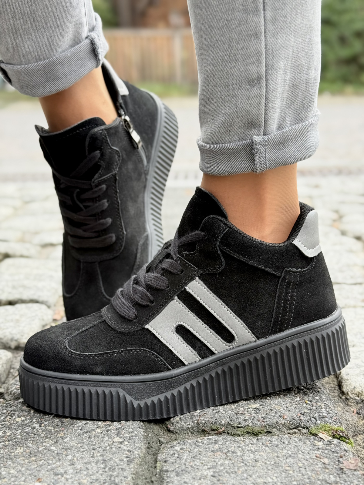 Damskie sneakersy ze skóry naturalnej – styl i komfort na każdy dzień