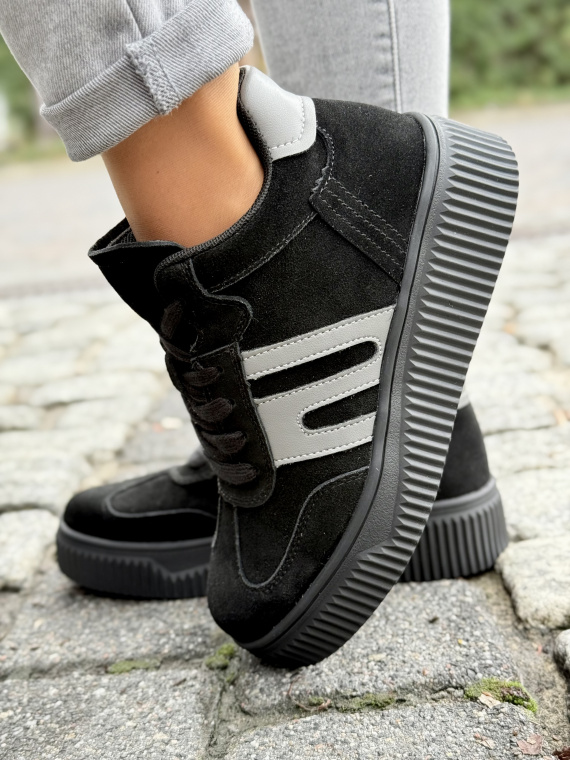 Damskie sneakersy ze skóry naturalnej – styl i komfort na każdy dzień