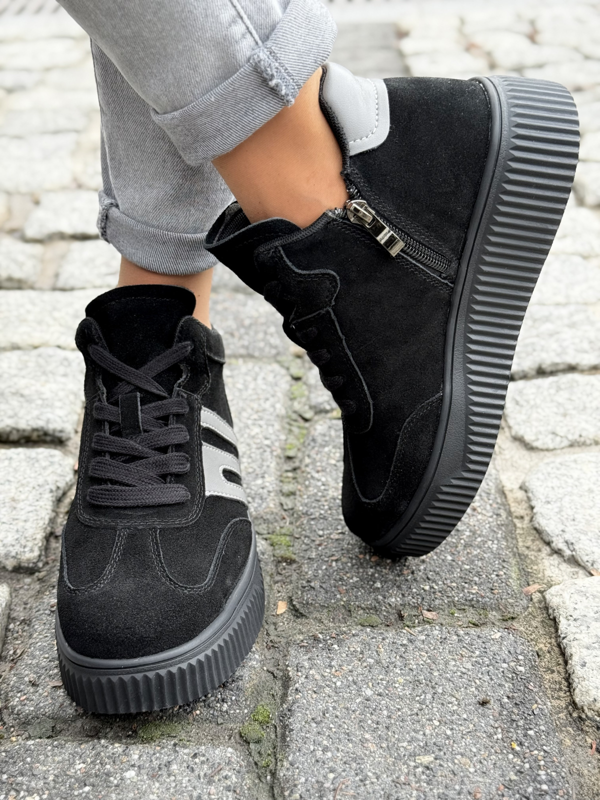 Damskie sneakersy ze skóry naturalnej – styl i komfort na każdy dzień