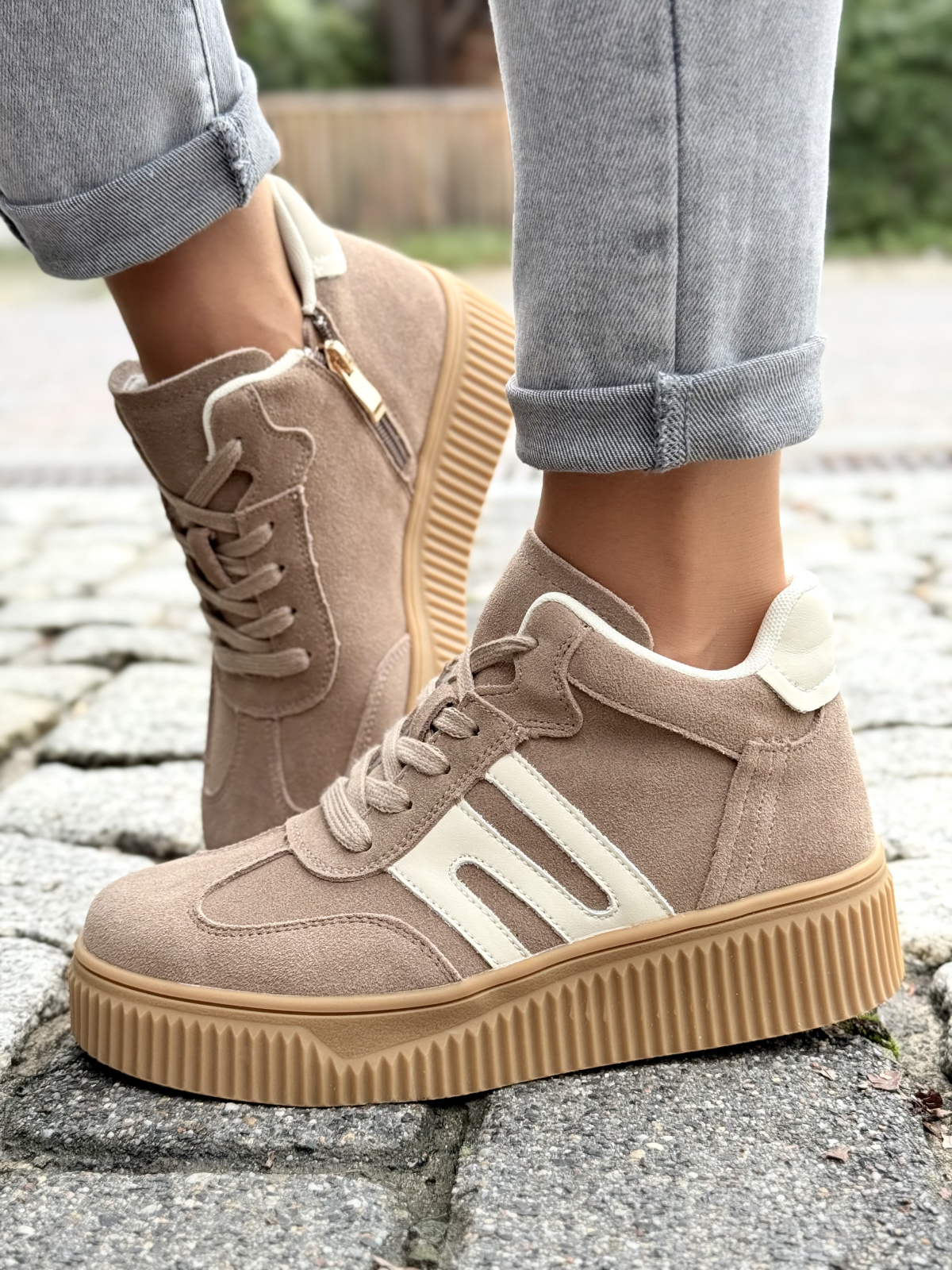 Damskie sneakersy ze skóry naturalnej – styl i wygoda na co dzień