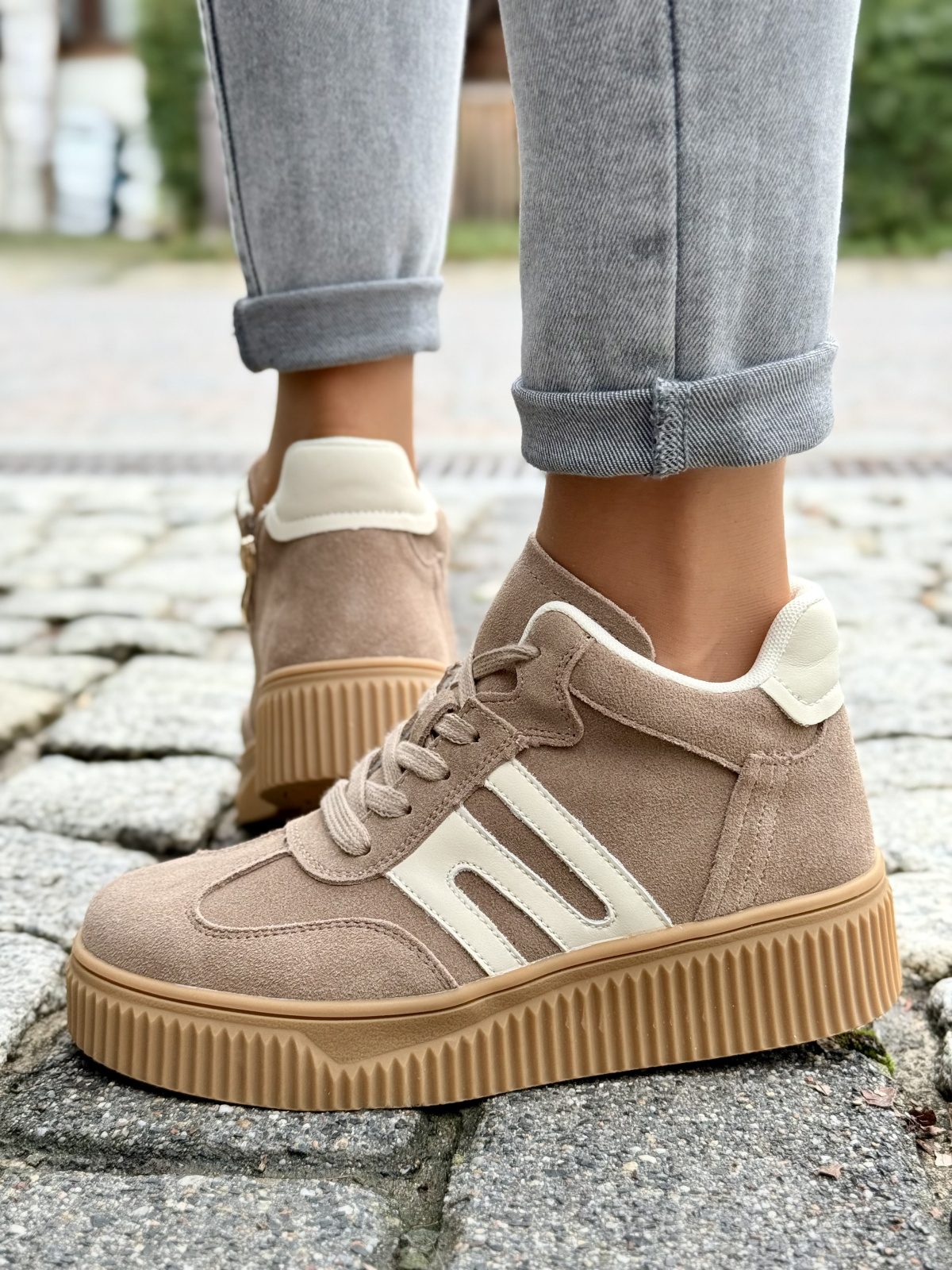 Damskie sneakersy ze skóry naturalnej – styl i wygoda na co dzień