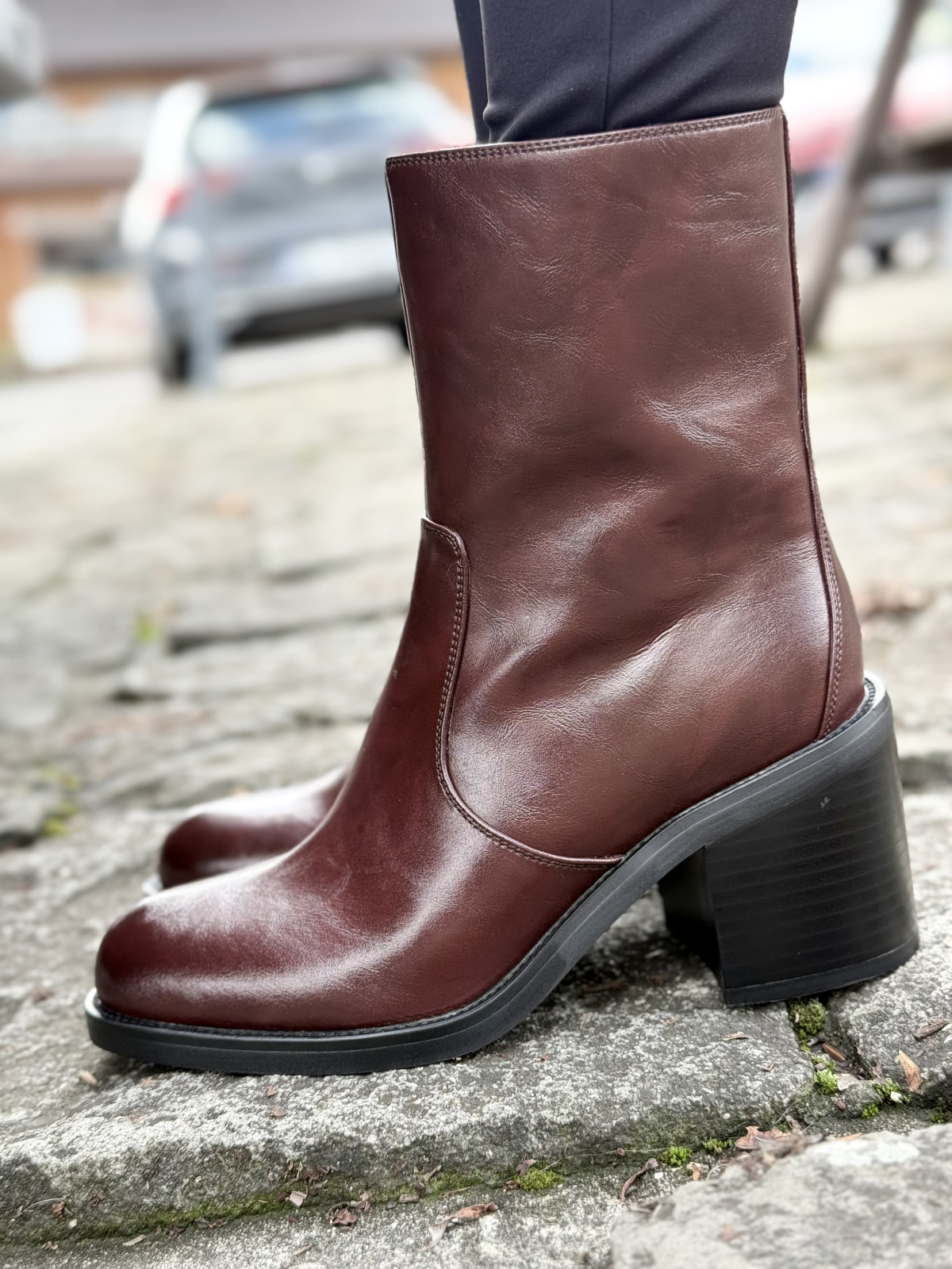 Ponadczasowe botki z naturalnej skóry