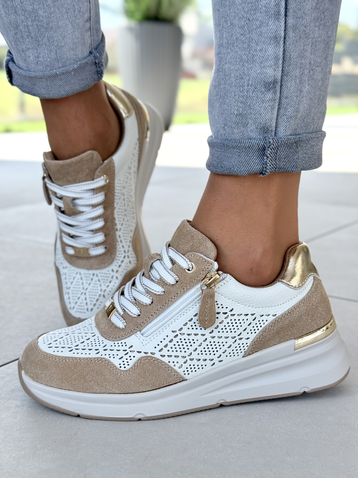 Sneakersy ze skóry naturalnej – styl i wygoda na co dzień