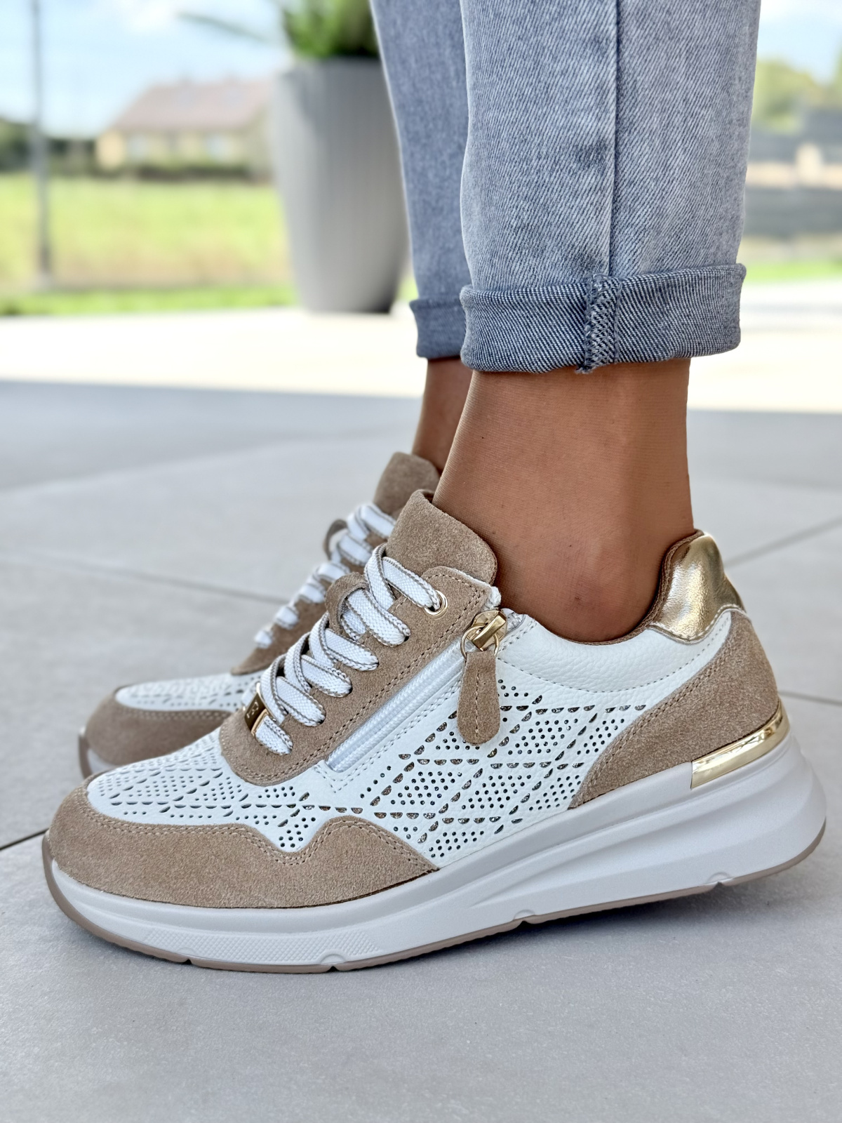 Sneakersy ze skóry naturalnej – styl i wygoda na co dzień