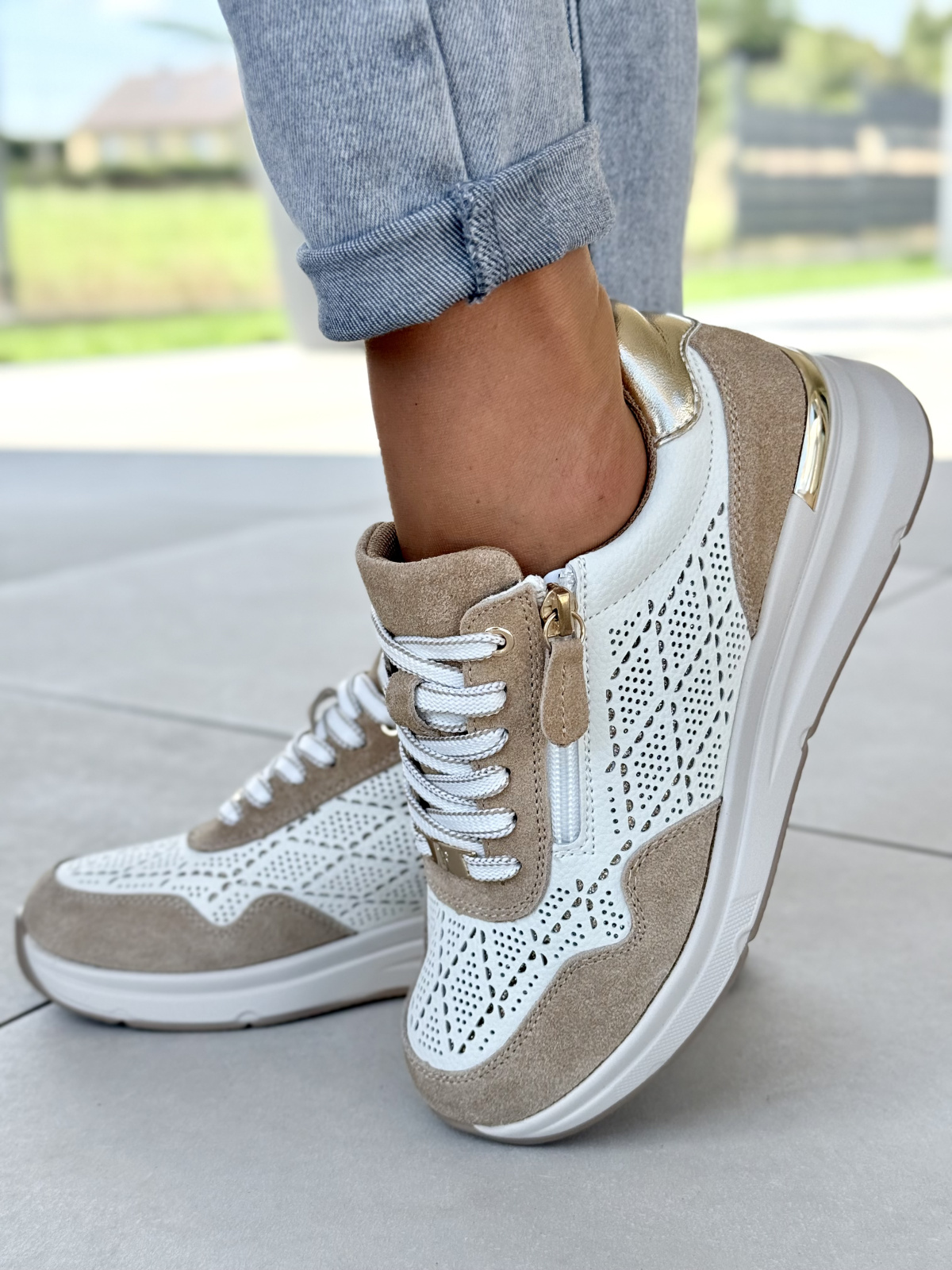 Sneakersy ze skóry naturalnej – styl i wygoda na co dzień