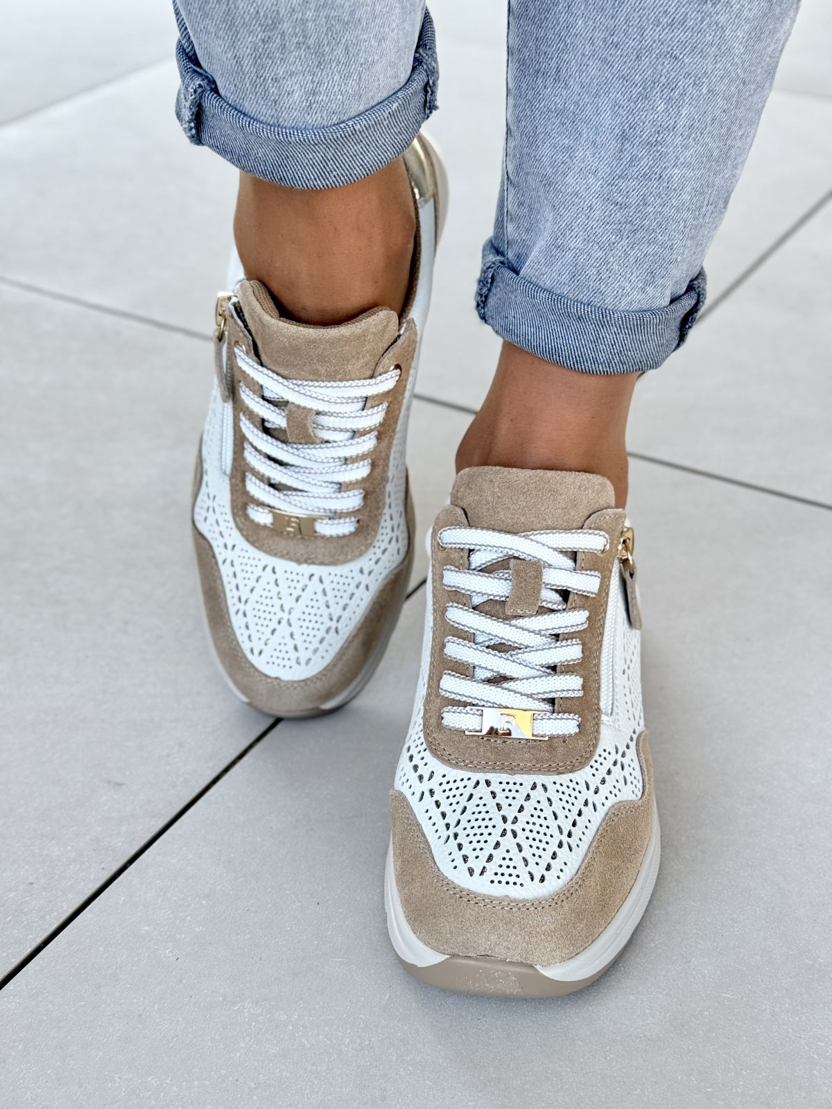 Sneakersy ze skóry naturalnej – styl i wygoda na co dzień