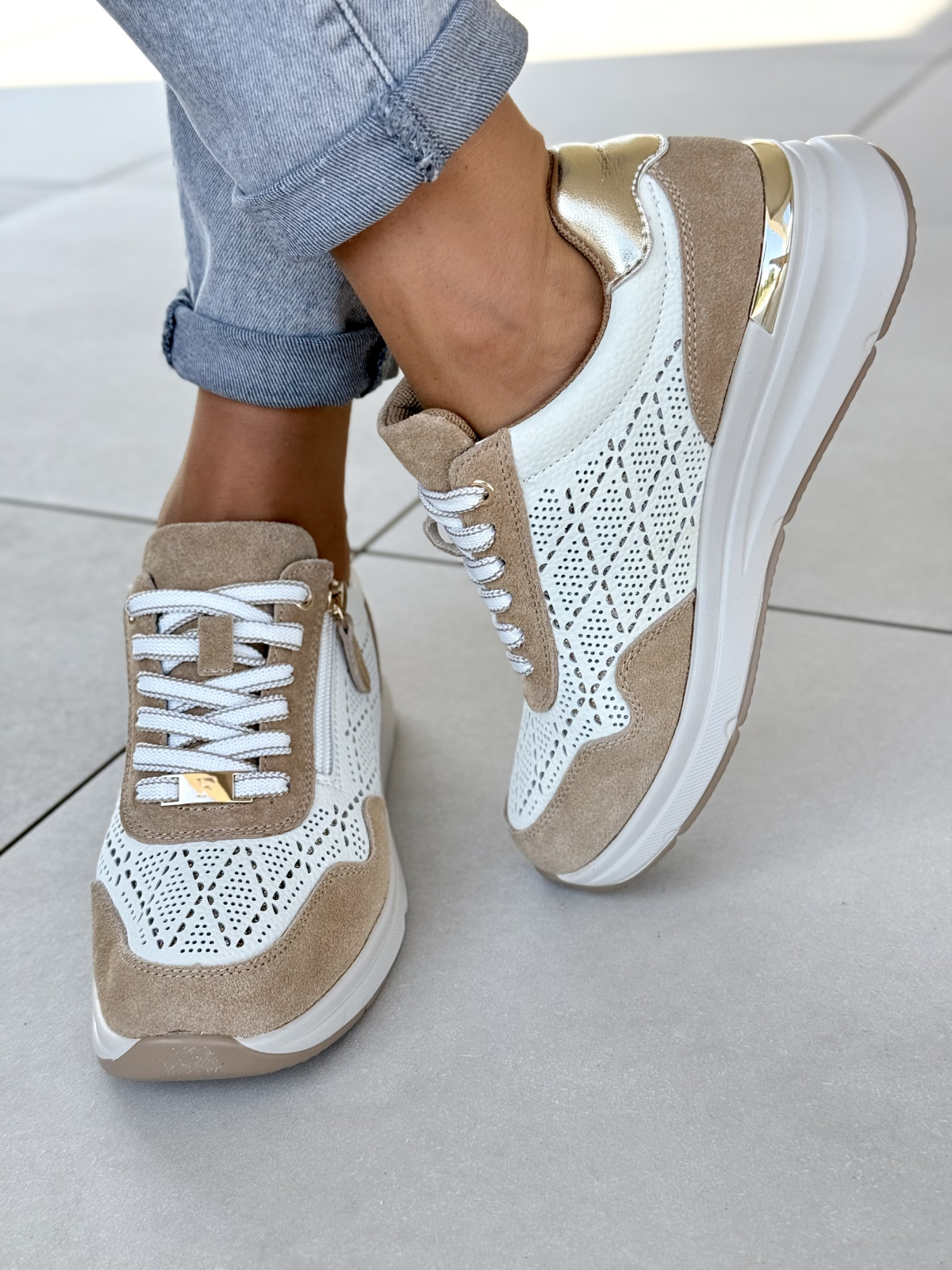 Sneakersy ze skóry naturalnej – styl i wygoda na co dzień