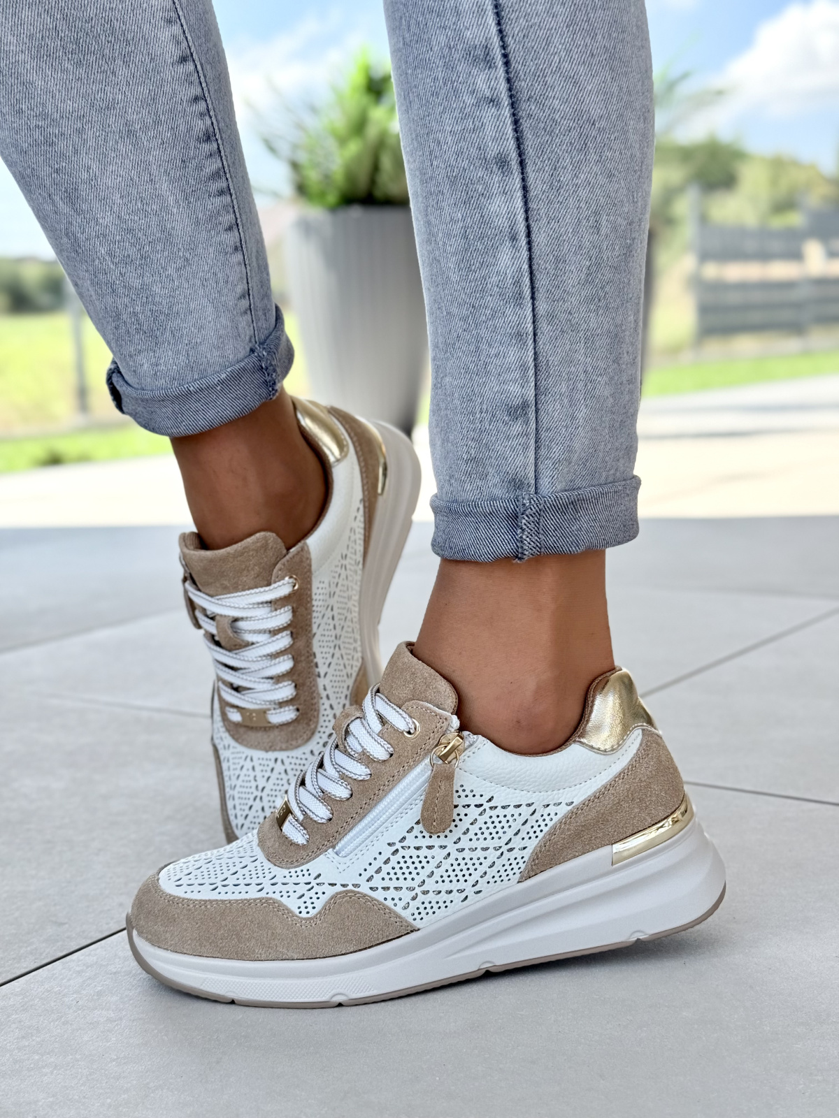 Sneakersy ze skóry naturalnej – styl i wygoda na co dzień