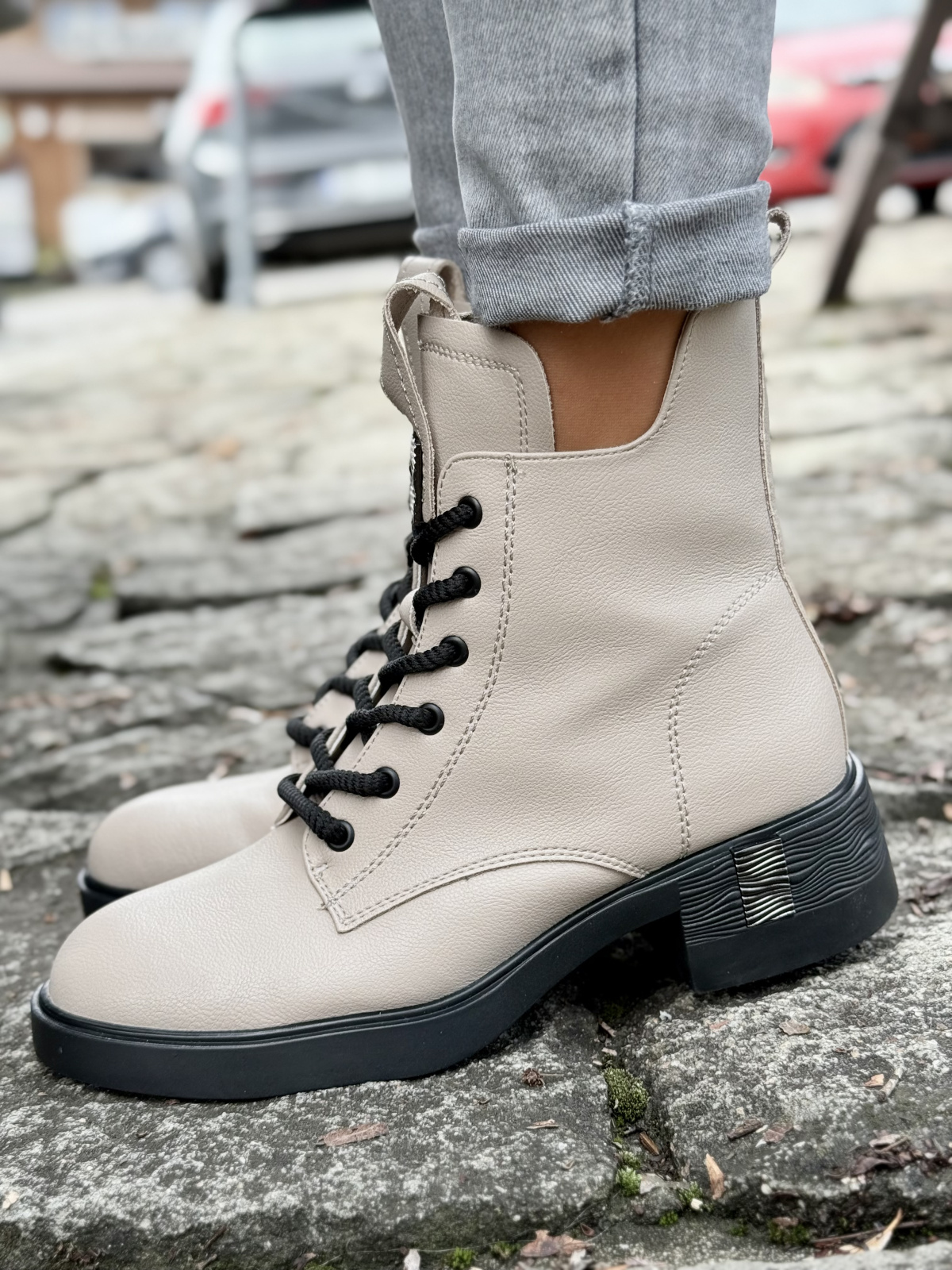 Botki damskie ze skóry naturalnej – komfort i styl na co dzień