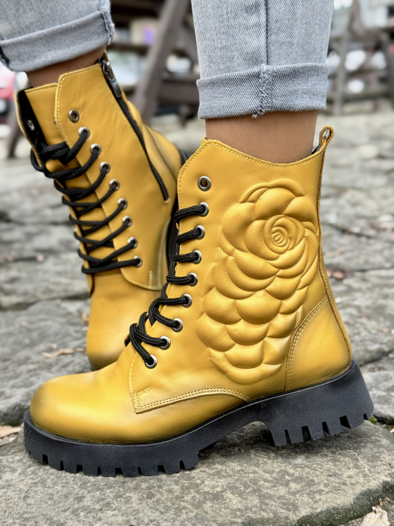 Żółte botki ze skóry naturalnej – komfort i styl