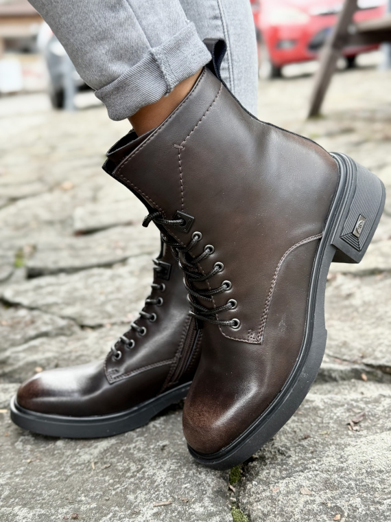 Botki damskie ze skóry naturalnej – styl i wygoda na lata