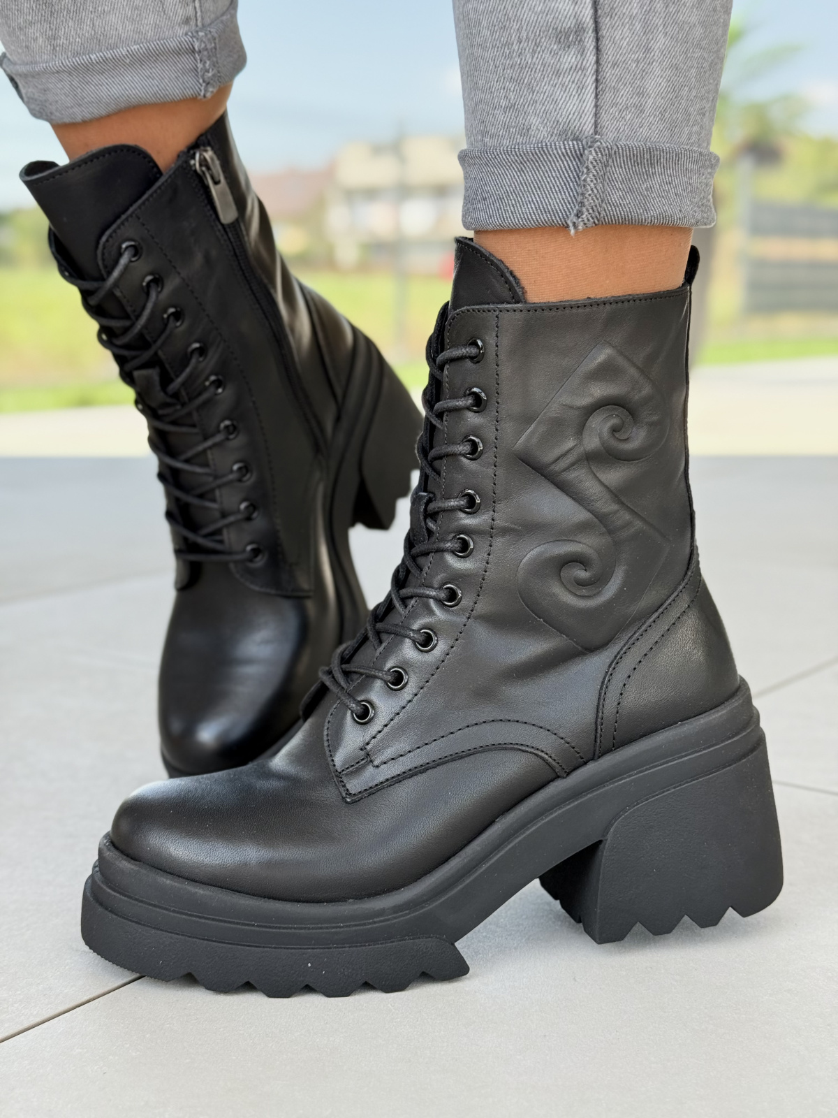 Damskie botki ze skóry naturalnej – styl i wygoda na co dzień